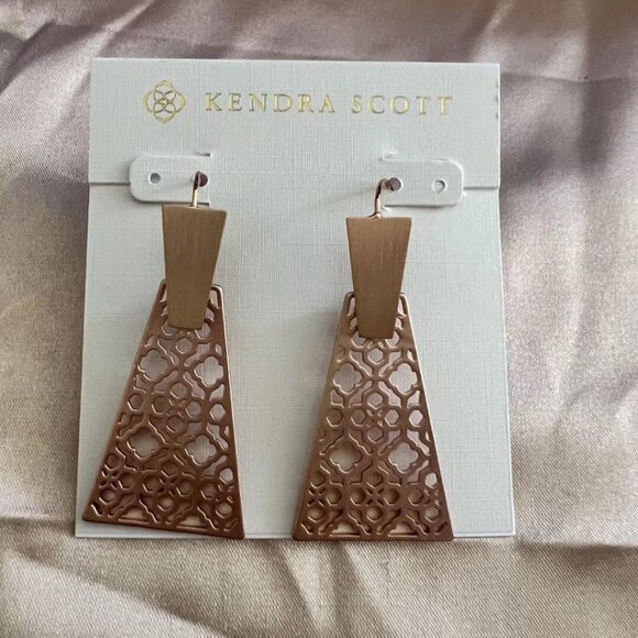 Kendra Scott Stud Earrings - Picture 1 of 6